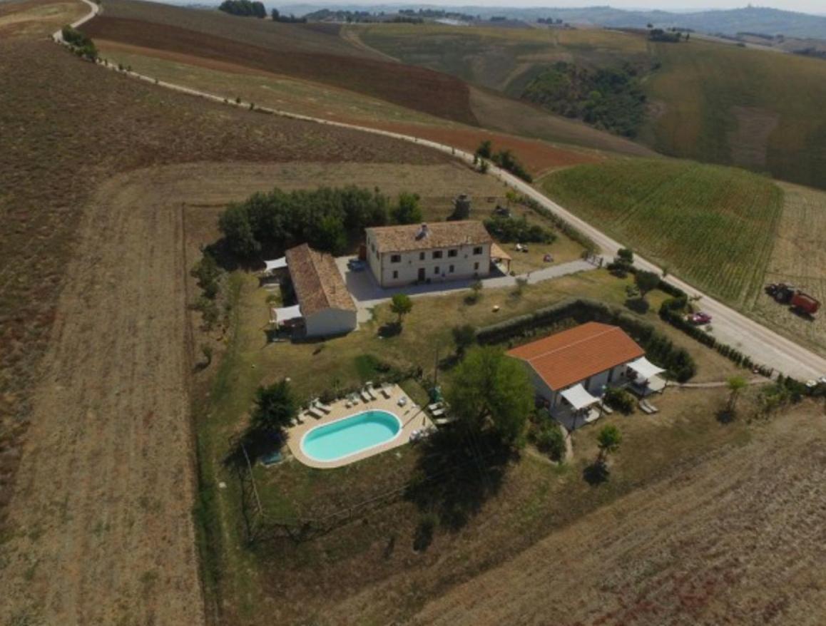 בית הארחה Castelleone di Suasa 	Rustico Del Bozzo מראה חיצוני תמונה