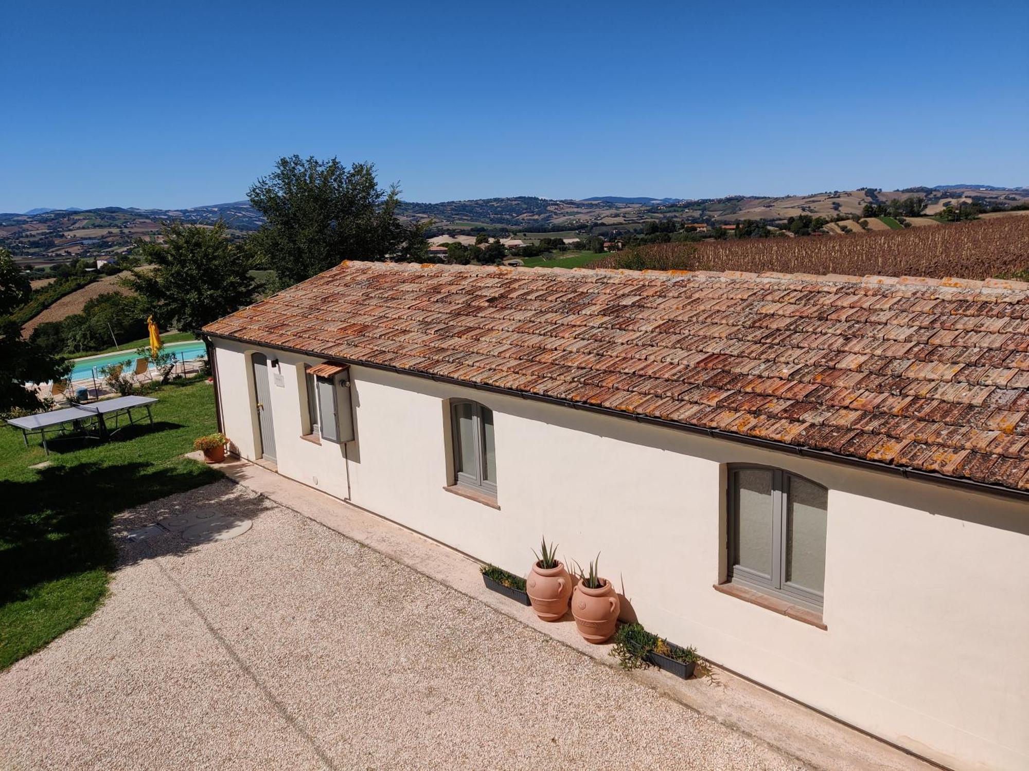 בית הארחה Castelleone di Suasa 	Rustico Del Bozzo מראה חיצוני תמונה