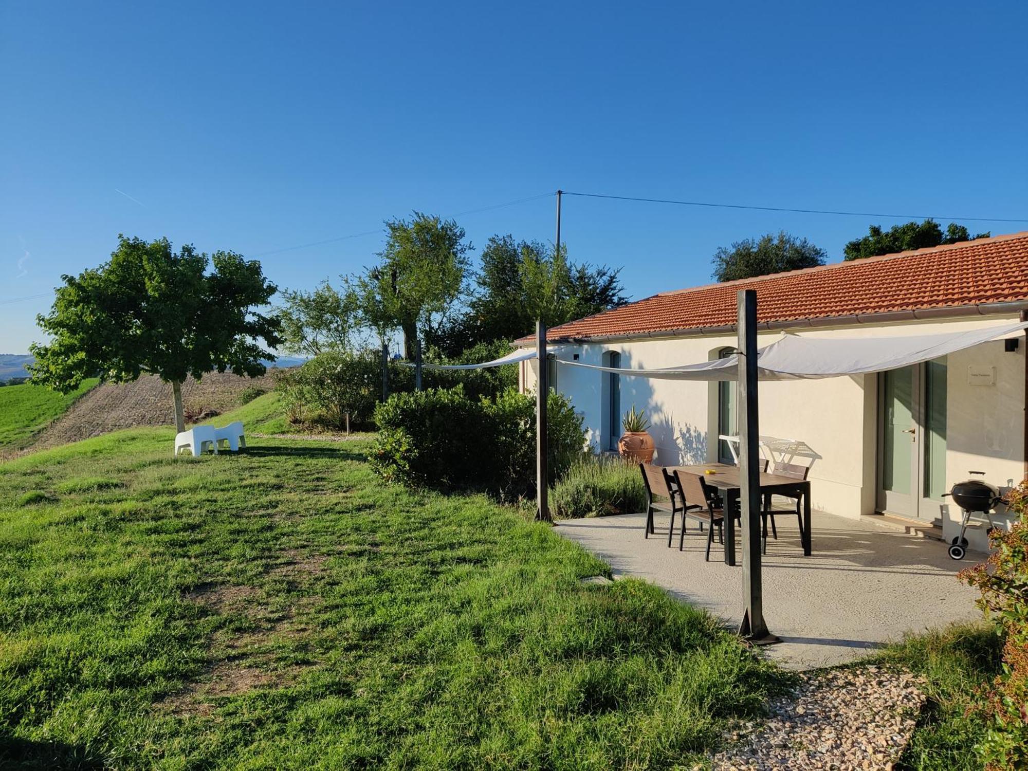 בית הארחה Castelleone di Suasa 	Rustico Del Bozzo מראה חיצוני תמונה