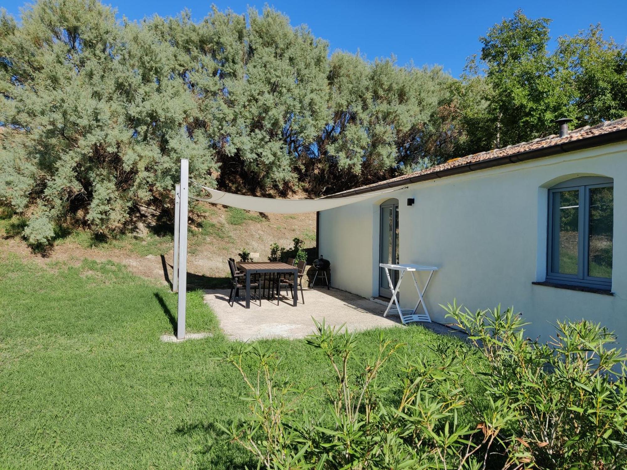בית הארחה Castelleone di Suasa 	Rustico Del Bozzo מראה חיצוני תמונה