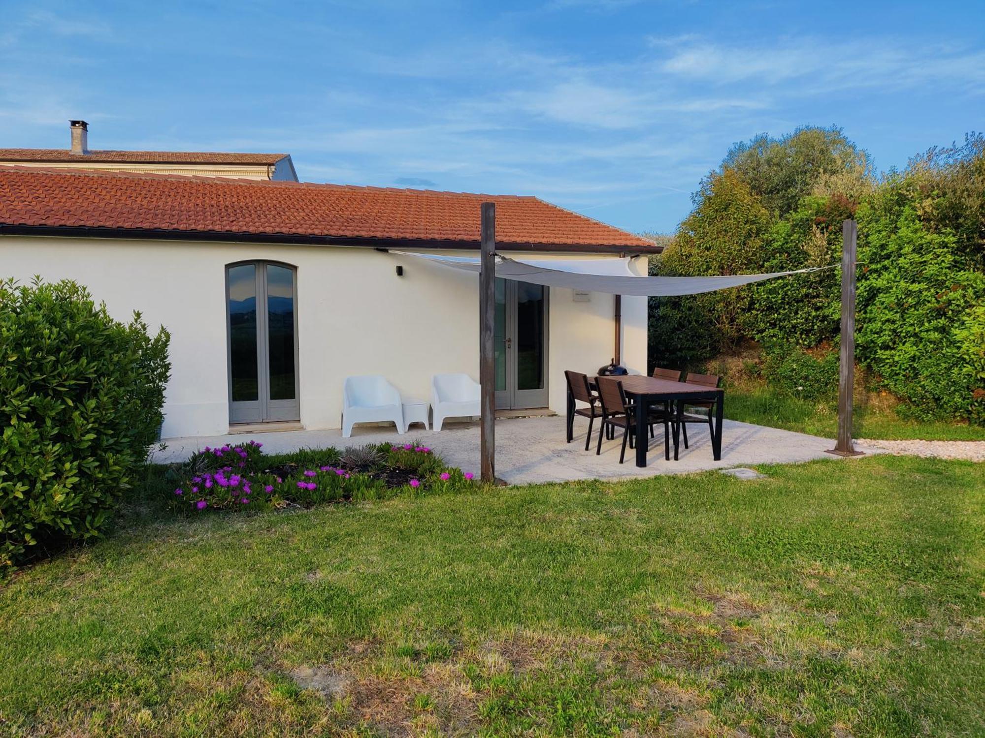בית הארחה Castelleone di Suasa 	Rustico Del Bozzo מראה חיצוני תמונה