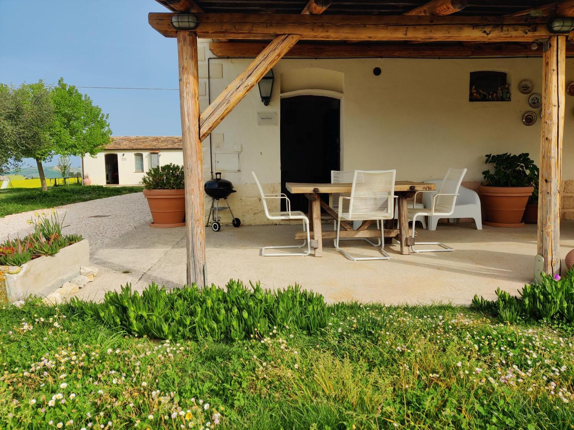 בית הארחה Castelleone di Suasa 	Rustico Del Bozzo מראה חיצוני תמונה