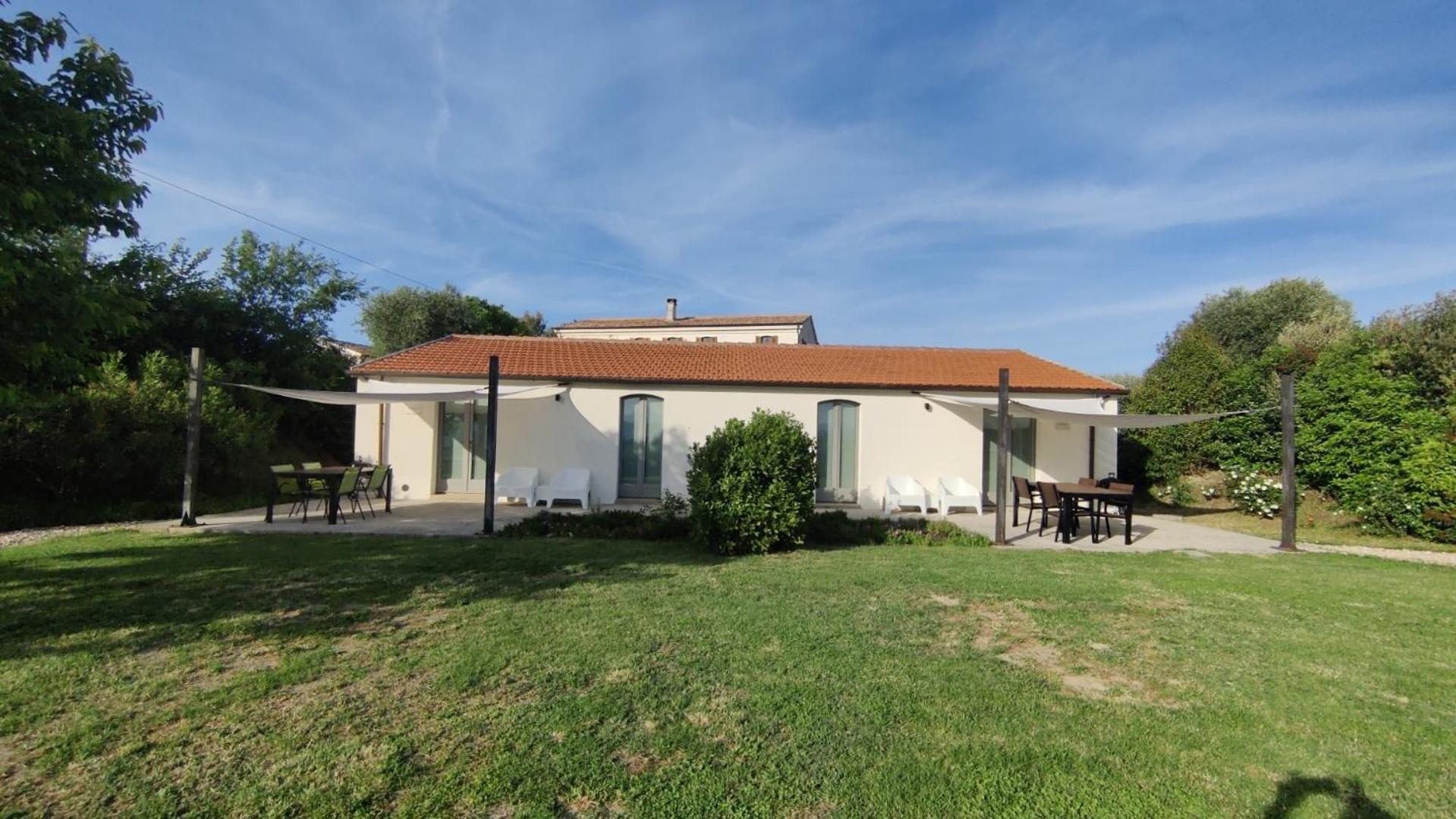 בית הארחה Castelleone di Suasa 	Rustico Del Bozzo מראה חיצוני תמונה